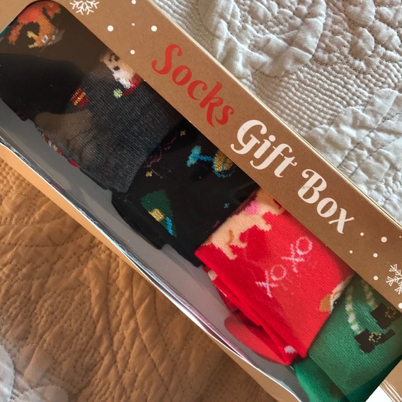 5 Pairs of Holiday Socks Size 9-11 - Picture 7 of 7